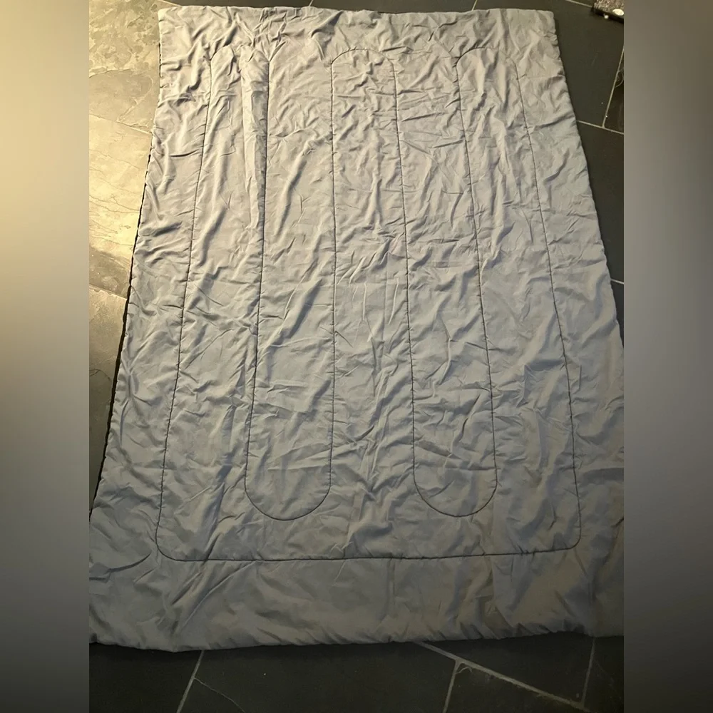 Twin XL Dorm Comforter 2 color sided grey/black. about 66” x 90